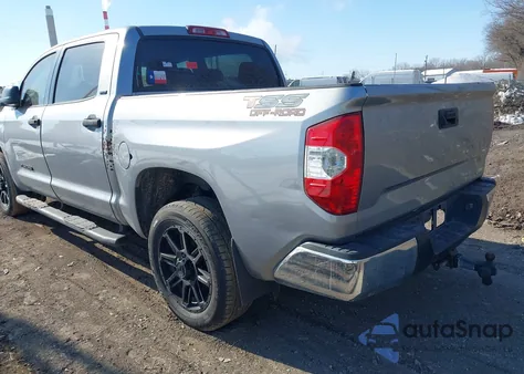 2019 Toyota Tundra Sr5 4.6L V8 z USA, uszkodzony, nr VIN 5TFEM5F11KX143380